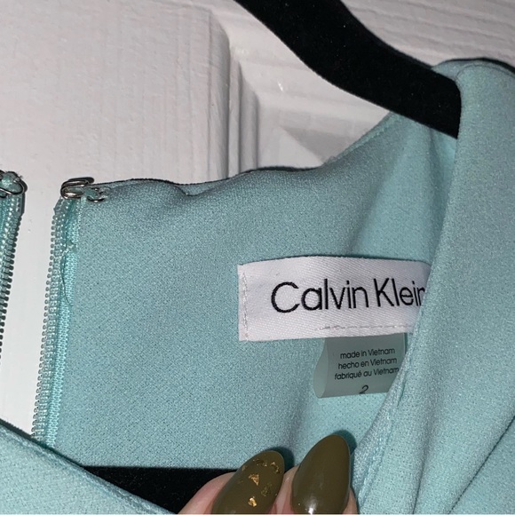 BRAND NEW NEVER WORN Classy dress perfect for formal events - Picture 3 of 8